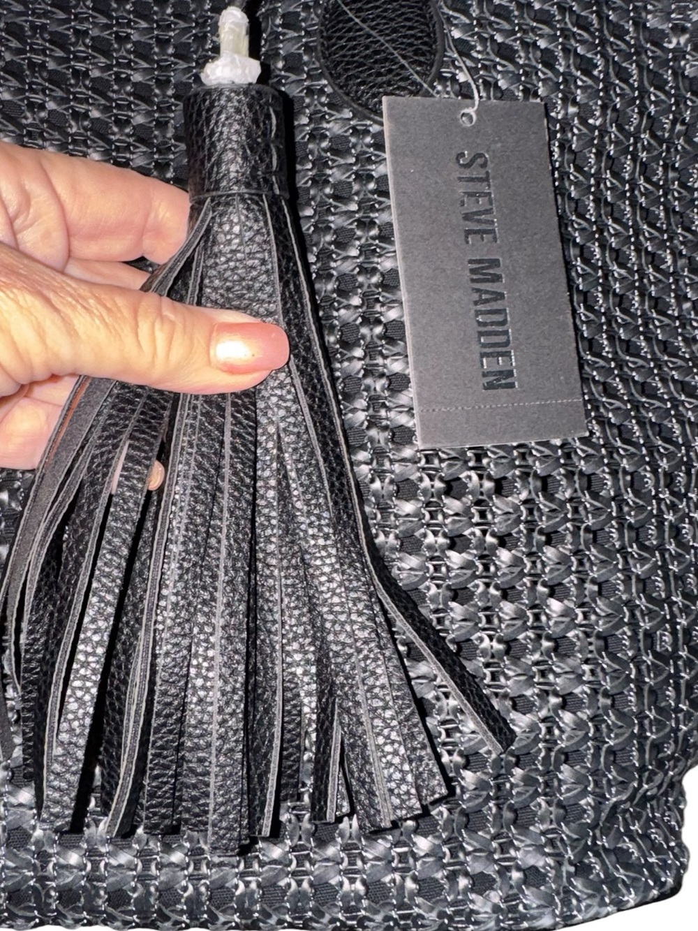 NWT Steve Madden Black BLYLAH Tote w/Matching Wristlet & Tassel - Picture 2 of 12